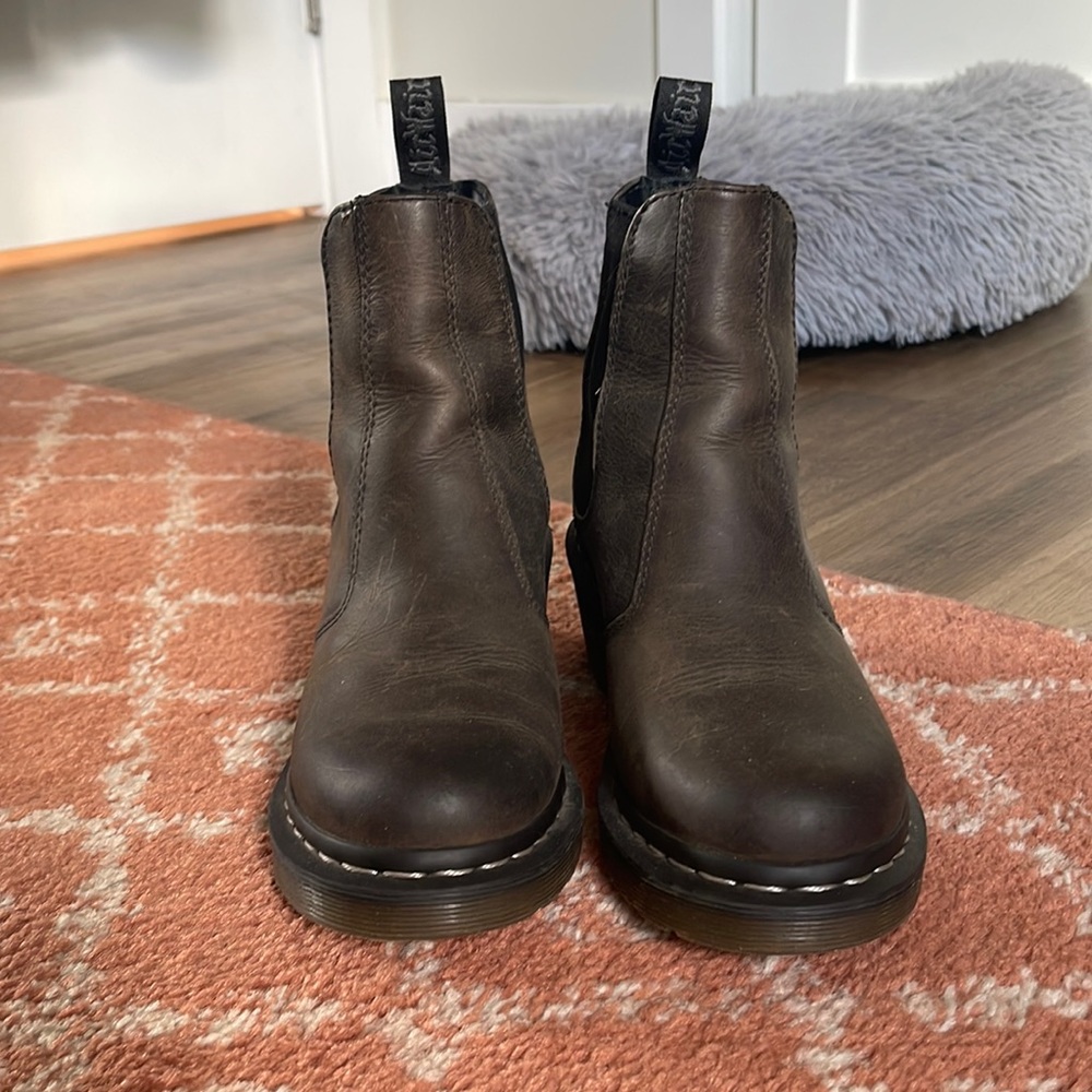 dr. martens - cadence - size 6